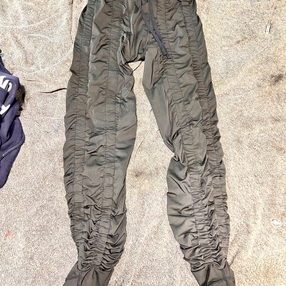 Stylish Black Ruched Leggings